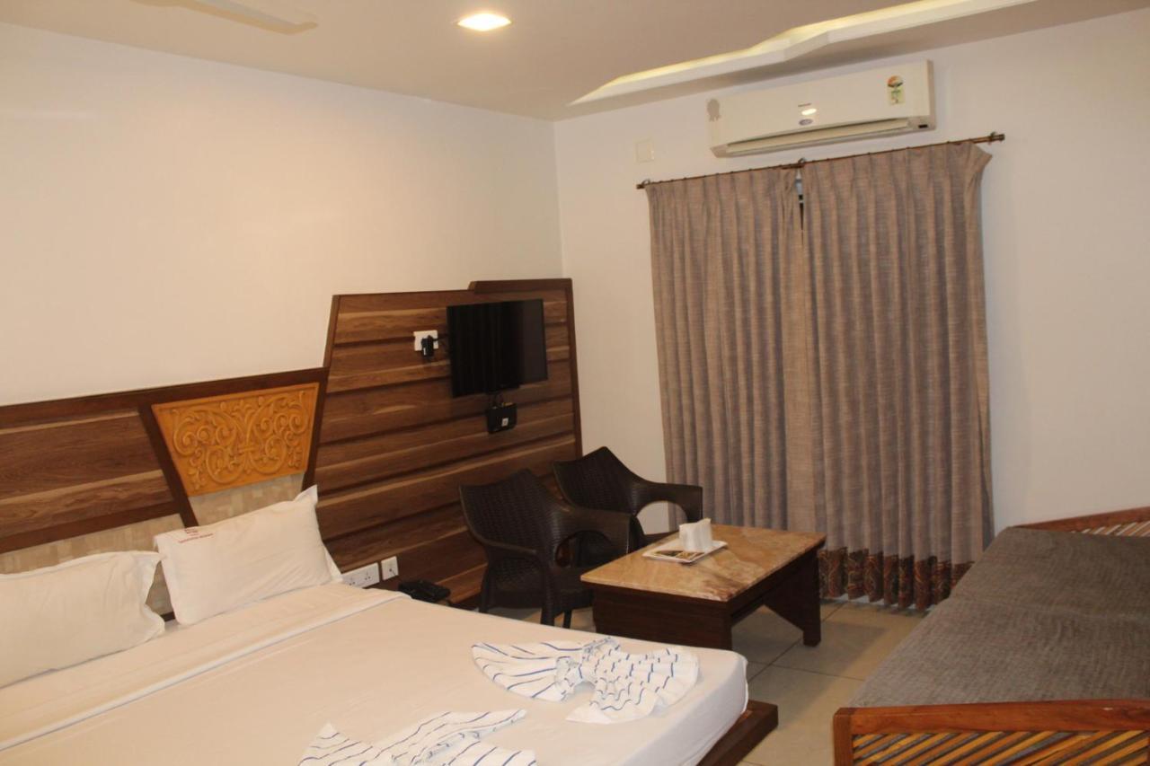 Annai In Saravana Bhavan Fine Stay And Restaurant Velankanni Esterno foto