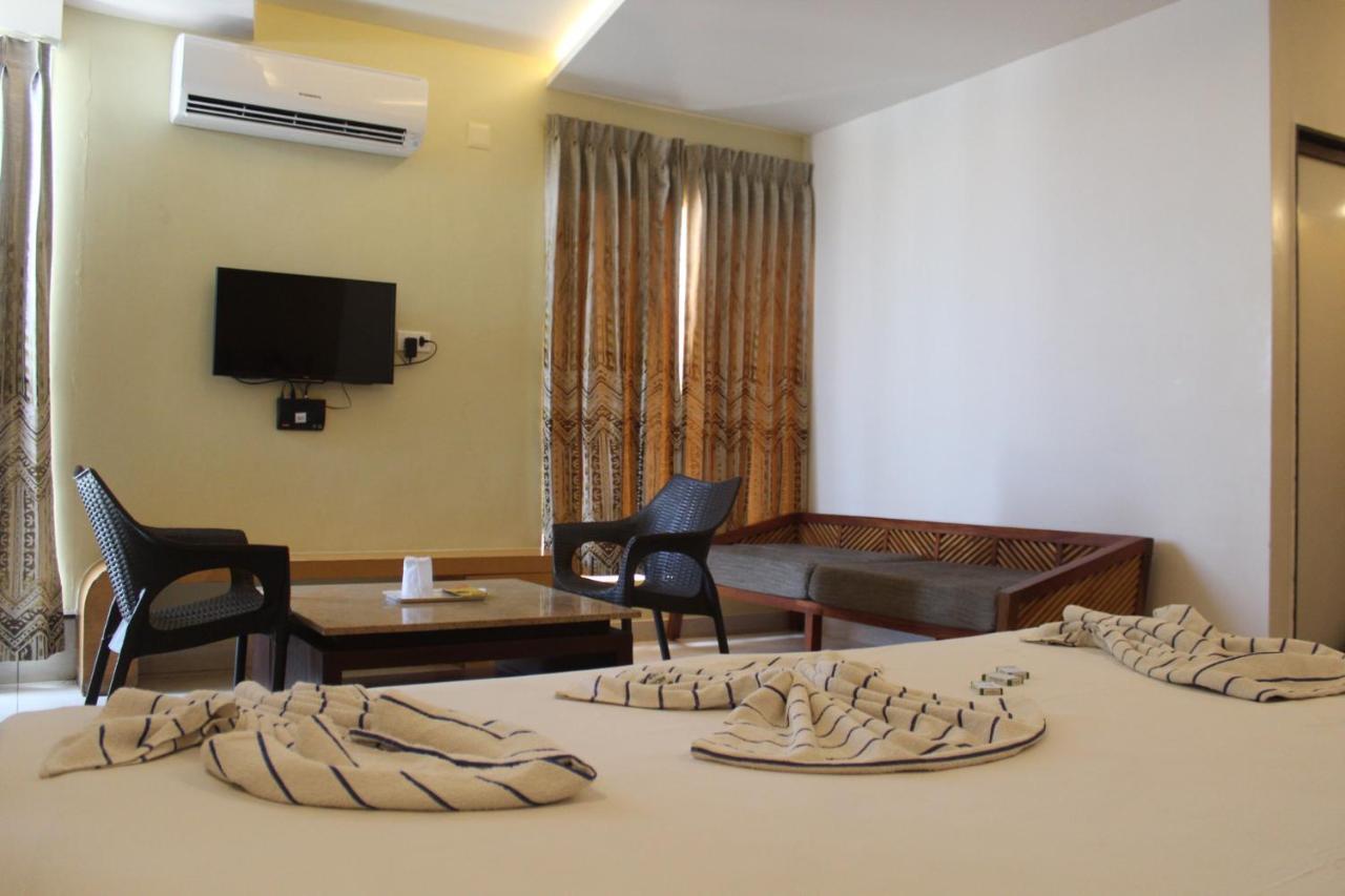Annai In Saravana Bhavan Fine Stay And Restaurant Velankanni Esterno foto