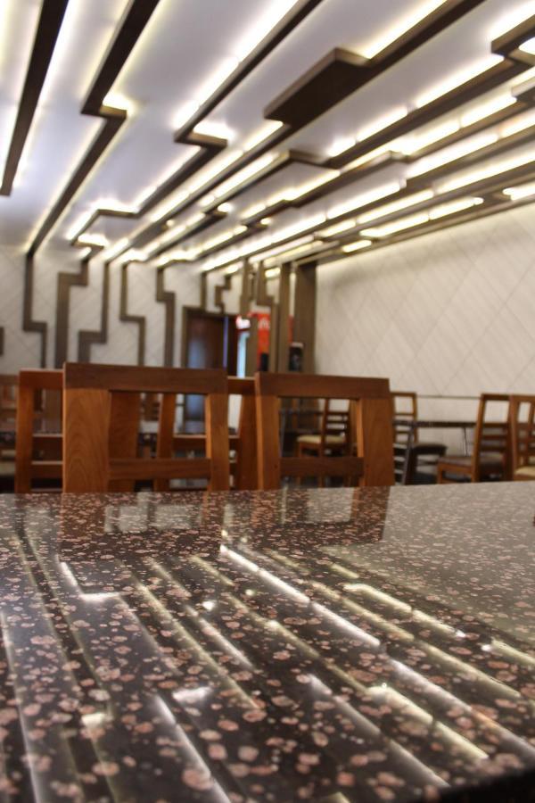 Annai In Saravana Bhavan Fine Stay And Restaurant Velankanni Esterno foto