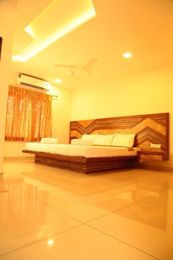 Annai In Saravana Bhavan Fine Stay And Restaurant Velankanni Esterno foto