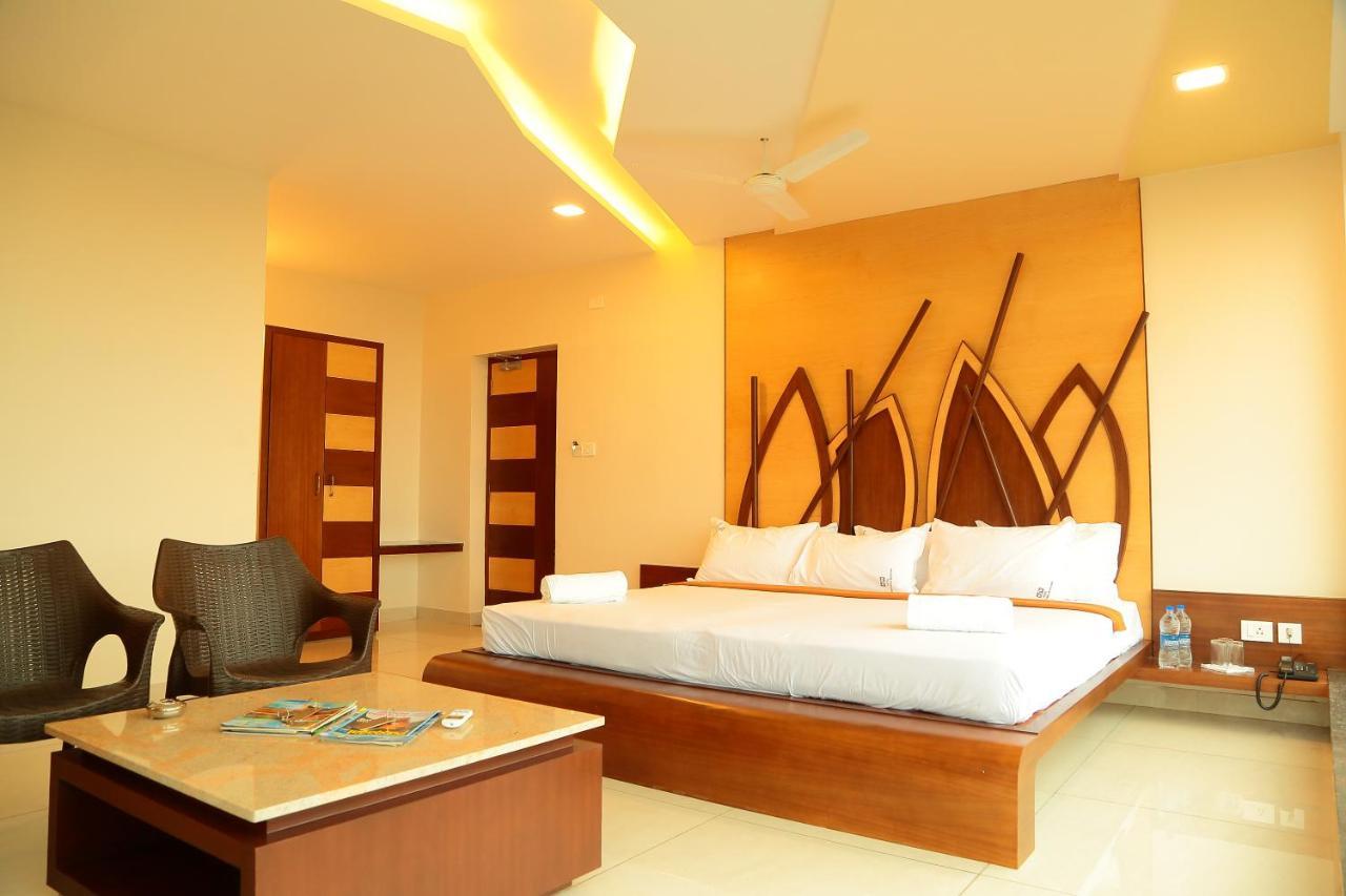 Annai In Saravana Bhavan Fine Stay And Restaurant Velankanni Esterno foto