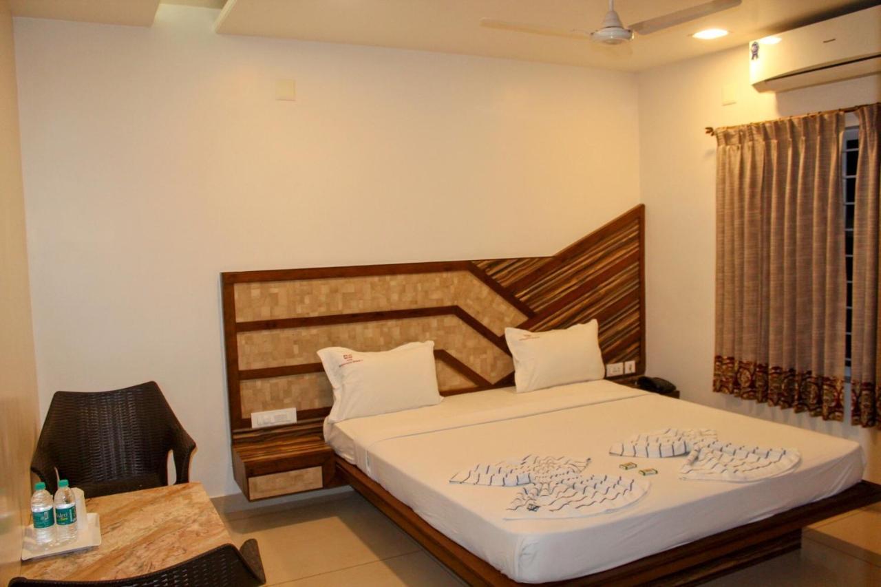 Annai In Saravana Bhavan Fine Stay And Restaurant Velankanni Esterno foto